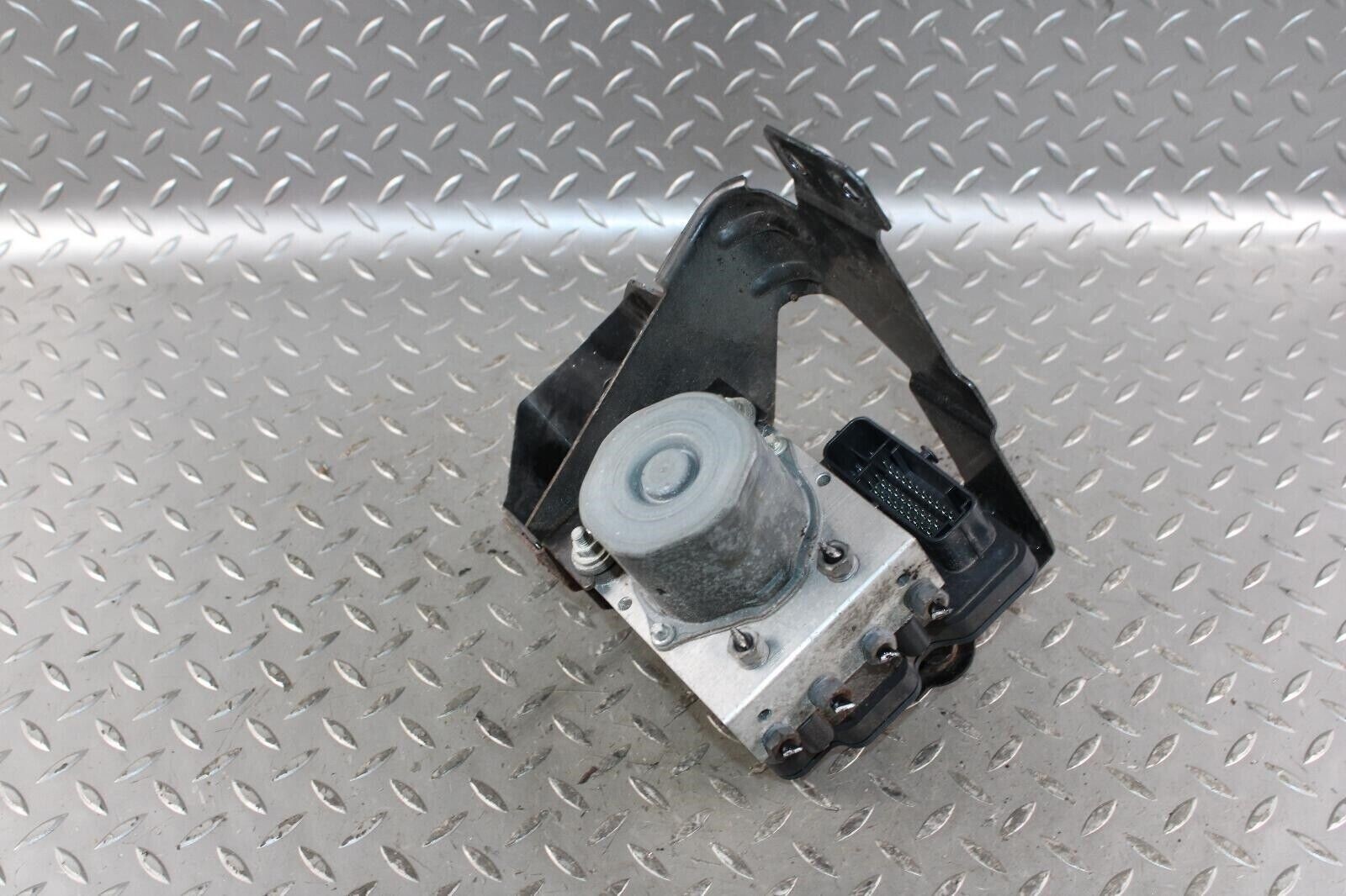 Maserati Ghibli 2014-2017 Abs pump motor