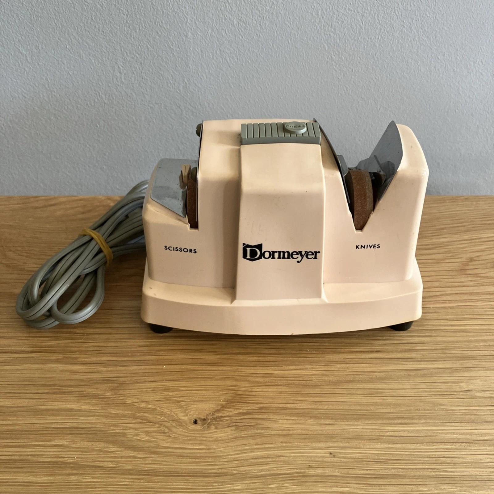 Vintage Dormeyer Scissor And Knife Sharpener TESTED Chicago KS1YL Mamie Pink