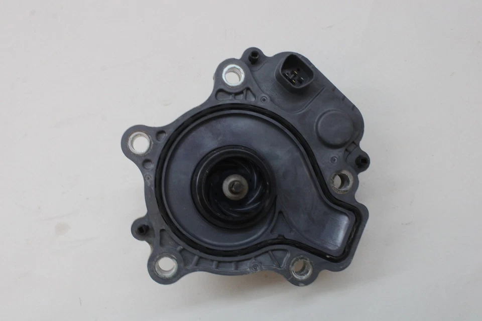 Toyota Prius C 2014 motor bomba de agua OEM 2010-2019 Foto 2 de 4