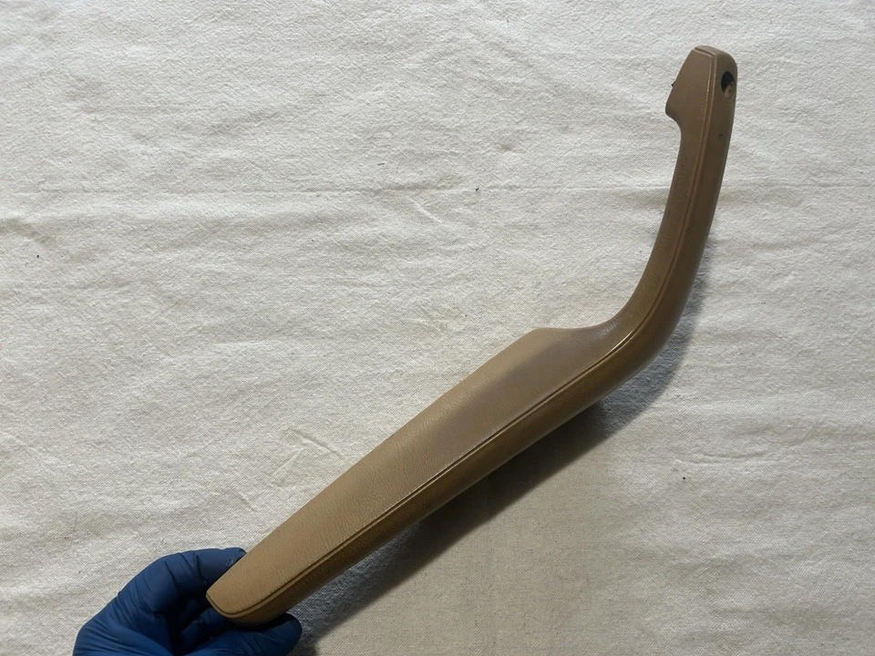 Toyota Pickup SR5 1979-83 interior manija de puerta reposabrazos manijas de agarre beige Foto 2 de 4