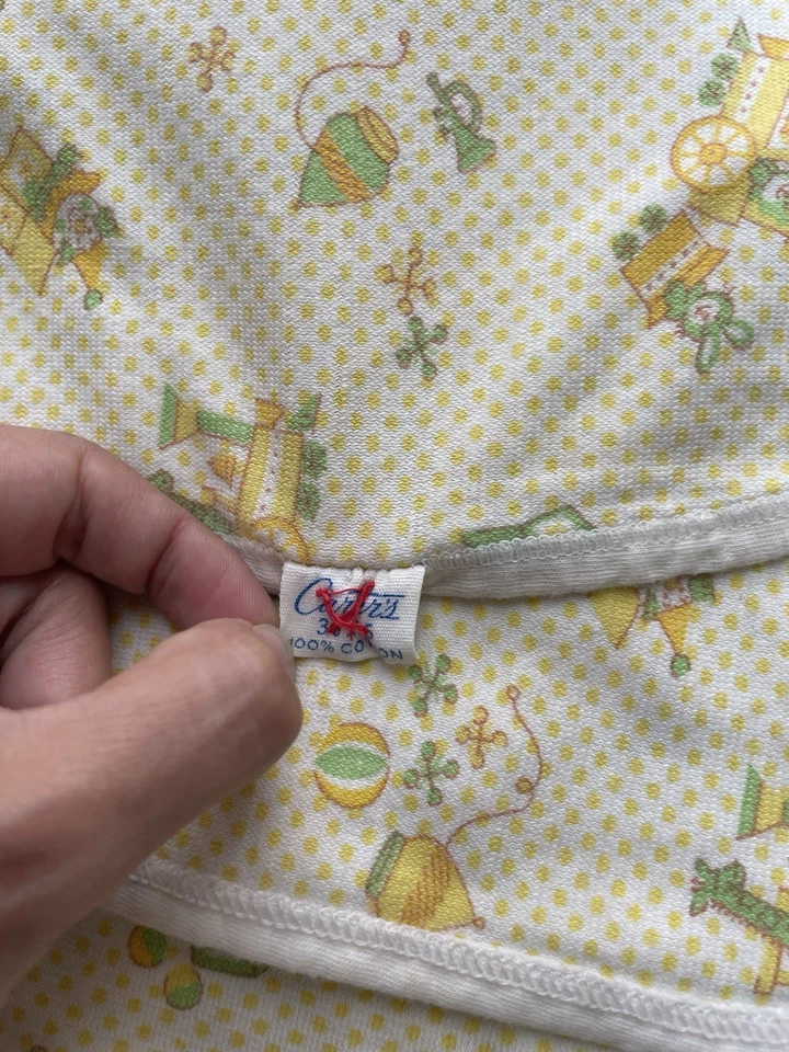 Manta de bebé vintage Carters 100 % algodón trenes juguetes osos amarillo verde - 31x30 Foto 3 de 4