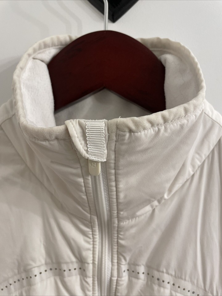 LULULEMON Run For Cold Vest Womens 6 White Lightweight Pockets Water