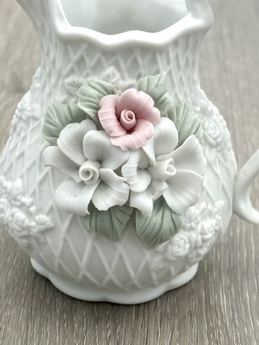 ** Vintage Beautiful Porcelain Creamer With White & Pink Roses ** - Picture 2 of 5
