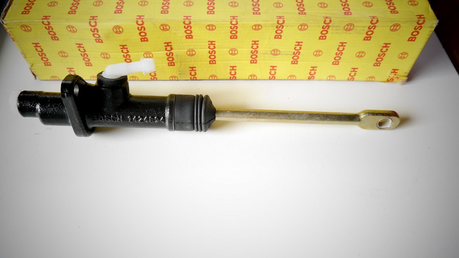 Émetteur embrayage Bosch haute précision, idéal pour fiabiliser votre berline Alfa Romeo 155