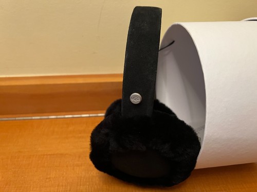 Brand New UGG Australia Shearling Earmuffs Black with UGG Retail Box and Tags - Picture 2 of 4