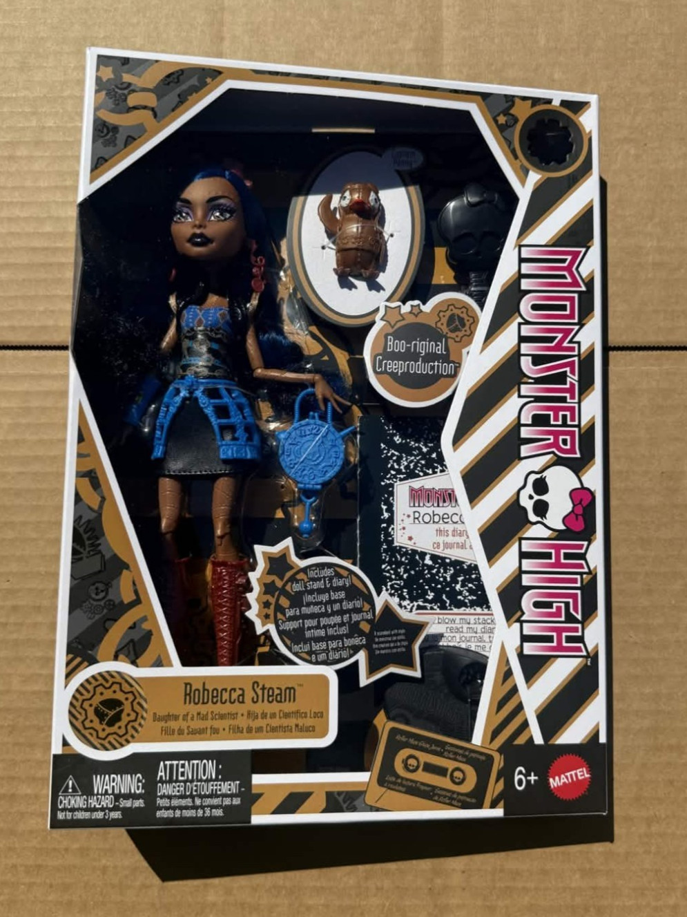 Monster High 2026 Creeproduction Wave 4 Fashion Doll ROBECCA IN HAND