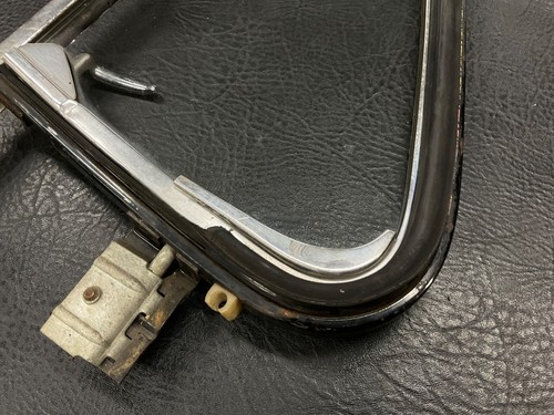 AirCooled Type 1 Wing Window Passenger Side 66-67 #19 - Picture 4 of 5