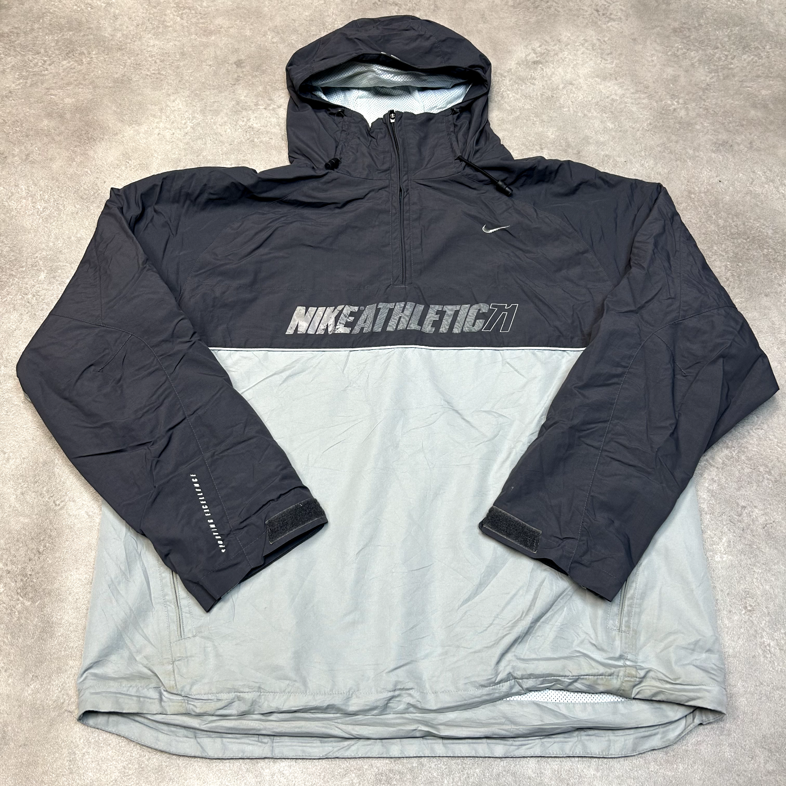 SACAI X NIKE Nike Athletic 71 Anorak Giacca Uomo XL 1 4 Quarto Zip Giacca a Vento Swoosh Grigio