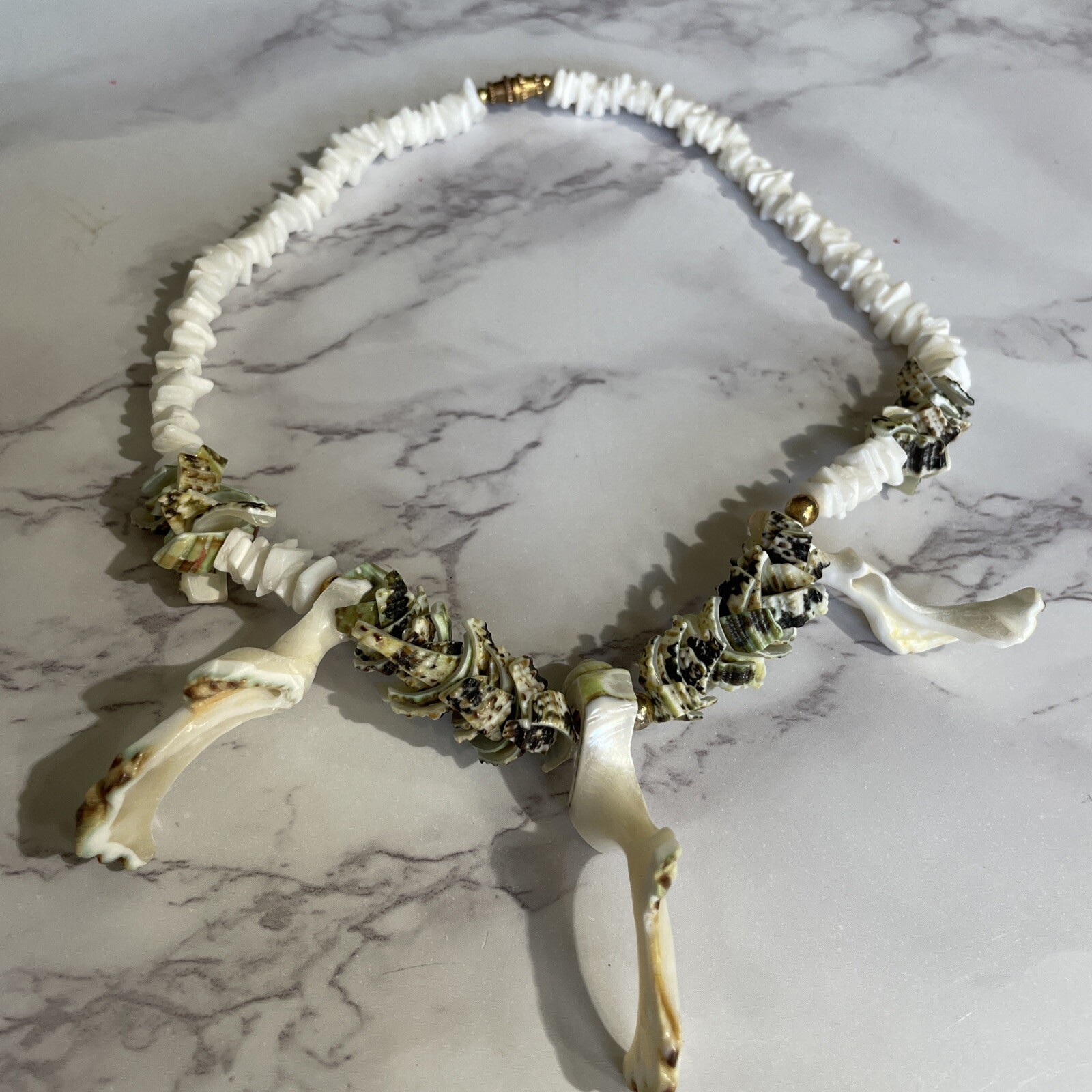 Crafting Puka Shell Necklace Bea12-27