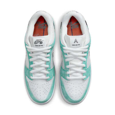 Size 11.5 - Nike SB Dunk Low x April Skateboards Turbo Green for