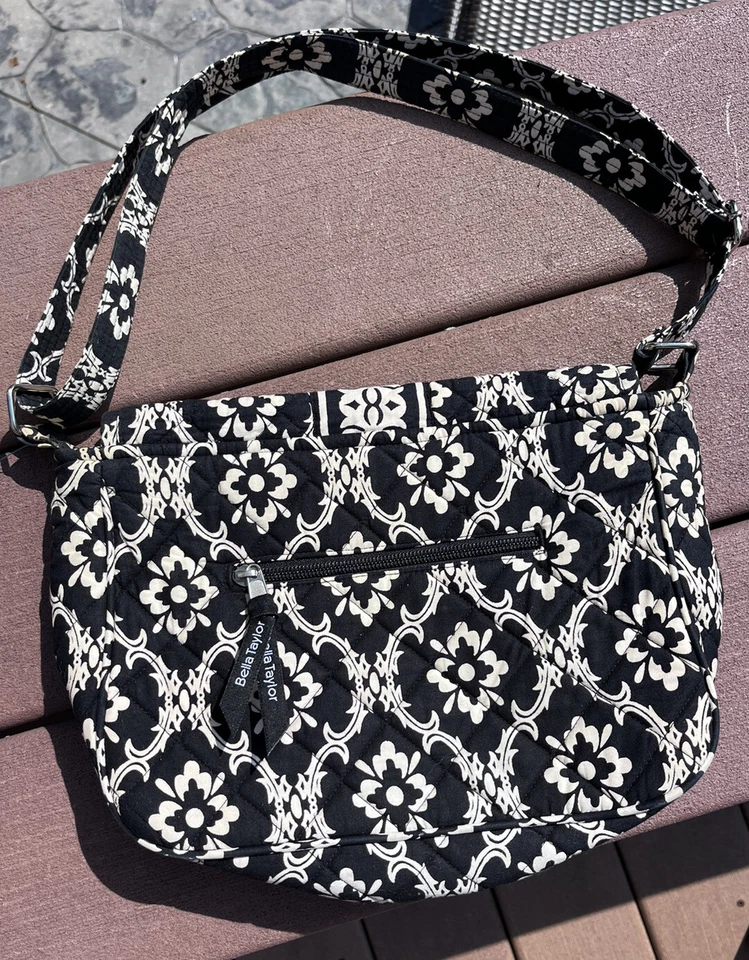 Bolsa Hobo acolchoada preta e branca Bella Taylor. - Imagem 2 de 3