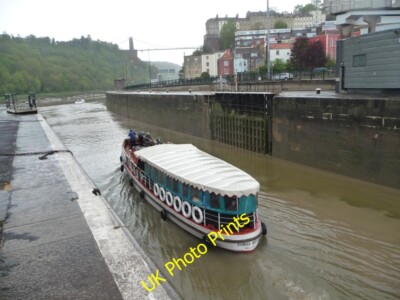 Foto 6 x 4 Ausflug Boot verlässt Eingangsschleuse, um die Avon Bower Ashto hinunterzufahren c2015