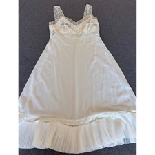 Vintage Ivory Lace Trim Pleated Hem Full Slip Nightgown A-Line Loungewear
