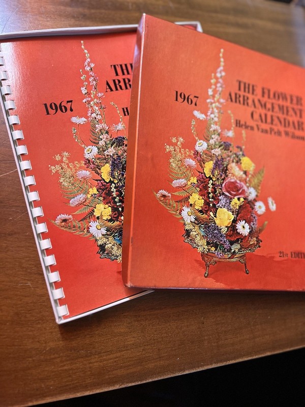Vtg 1967  Flower Arrangement & Garden Club Note Calendar w/ original Gift Box