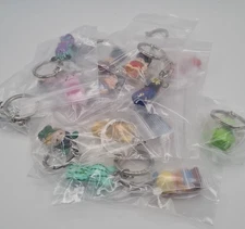 Disney 1.5" Vinylmation Jr key chain set of 16 SMALL WORLD figures plus 1 chaser