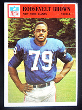 Roosevelt Brown #119 Philadelphia 1966 Football Card (New York Giants)*