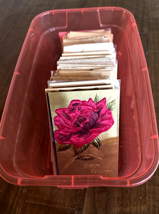 Big Estate-Lot-of 110 +~Airbrushed~Velvet~Embossed~Vintage~Greetings-Postcards~