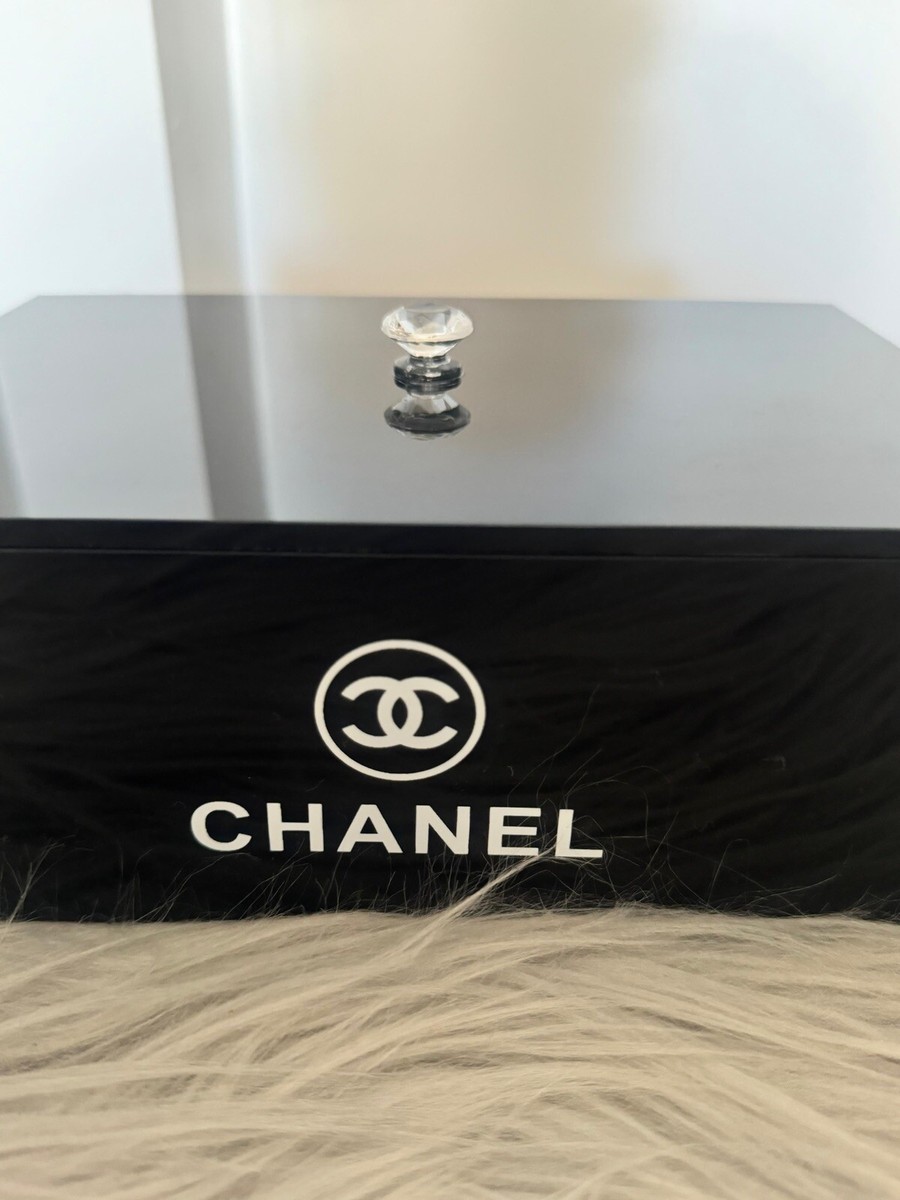 Luxury Chanel Makeup Storage Box With Beautiful Imitation Diamond