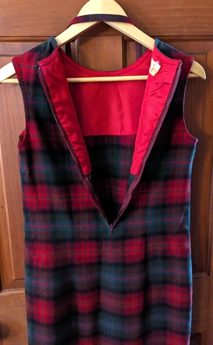 Beautiful red/blk/green fplaid Vtg Pendelton dress/jumper SZ 10 self belt