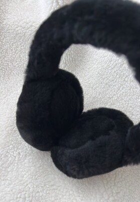 Auth BN Chanel Black White CC Logo Shearling Earmuffs | eBay display picture 1