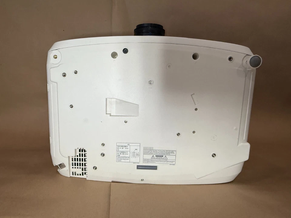 Panasonic PT-FZ570 Laser LCD Projector Bright 4500 Lumens 1920x1200 10W Speaker - Image 4 of 4