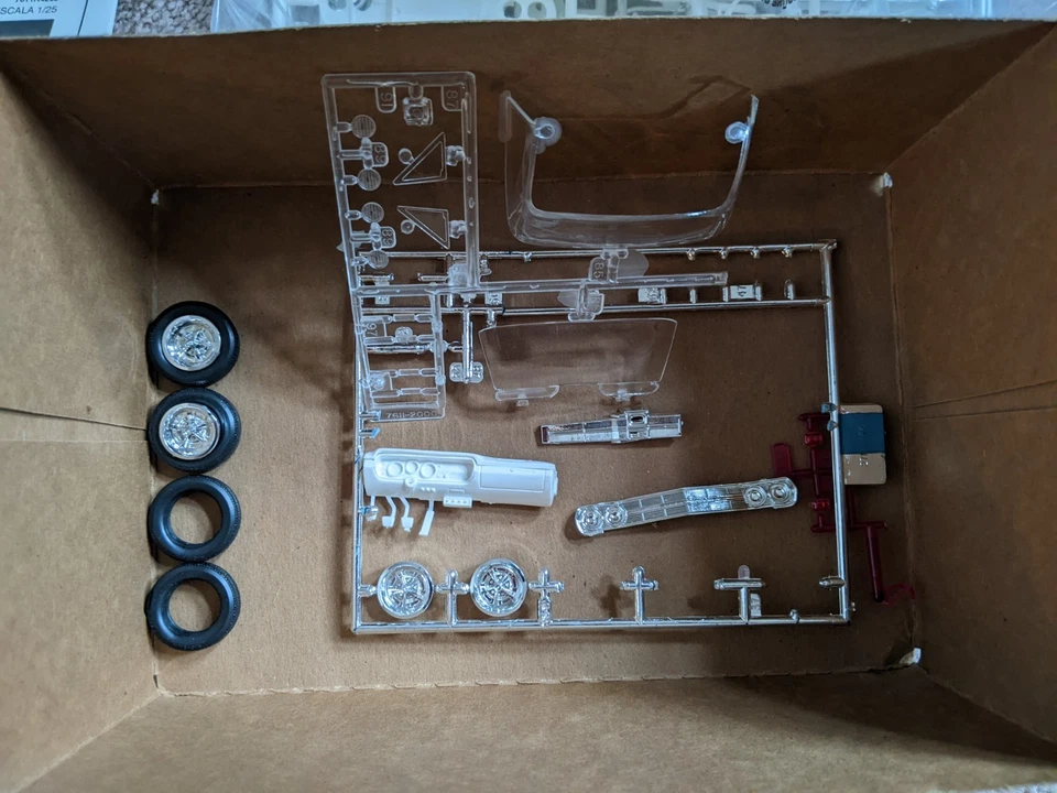 Revell 1965 Chevrolet Chevelle Z-16 SS 396 Big Block 1:25 Scale Model Car Kit - Image 4 of 4