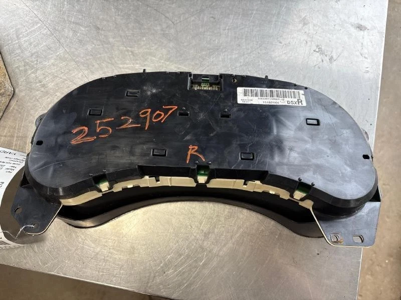 Chevrolet Silverado 2500 3500 Tahoe 2003-2005 racimo velocímetro id 15135668 Foto 4 de 4