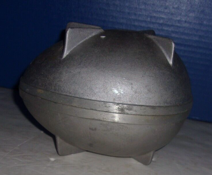 Pre-Owned Nordic Ware Cast Aluminum Easter Egg Cake and Candy Pan Mold