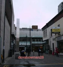 PHOTO  SCULPTURE COLLEGE STREET SWINDON THIS FUTURISTIC SCULPTURE WAS INSTALLED