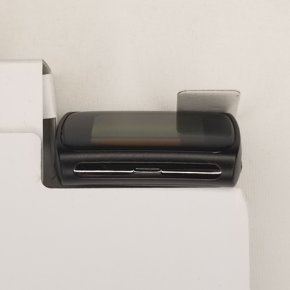 (Bottom scratched up) Fitbit Charge 6 Fitness Tracker Black