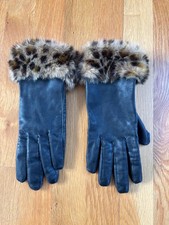Womens Black Leather Gloves Faux Fur Edge Size Medium EUC