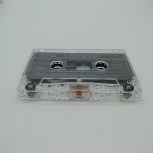 DOLLY PARTON - SLOW DANCING WITH THE MOON - CASSETTE TAPE ALBUM 1993 - Picture 2 of 5