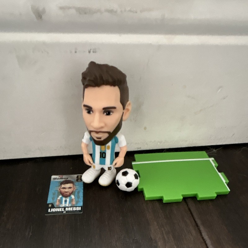 SoccerStarz Lionel Messi Argentina Mini Soccer Figure w/ Ball, Base & Card