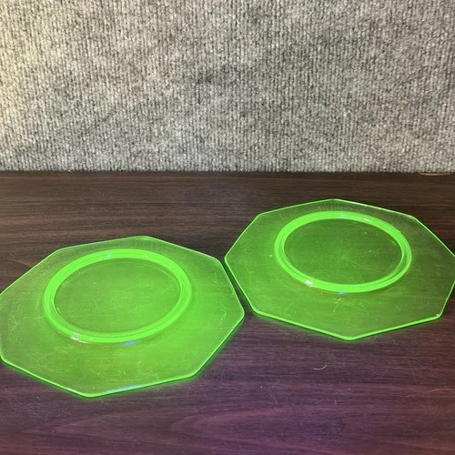Vtg Vaseline Uranium Depression Glass Octagonal Art Deco Salad Plates Set Of Two