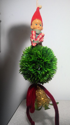 Vintage 1960's Napco KNEE HUGGER ELF Sitting on Hanging Mistletoe Ball Japan