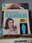 Lot of Vintage Sylvania Blue Dot Flashbulbs (7 pcs) & Flashcubes (2 pcs) Unused  — photo 2