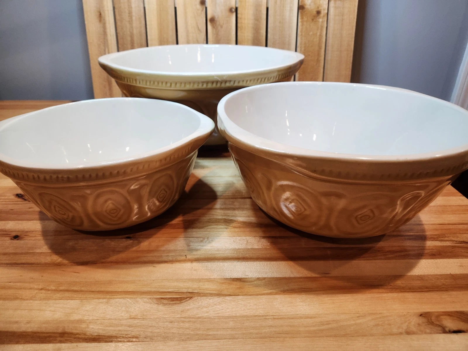 Set Of (3) Mixing Bowls At Home America Heirloom Pantry Collection Harvest Gold
Opens in a new windo