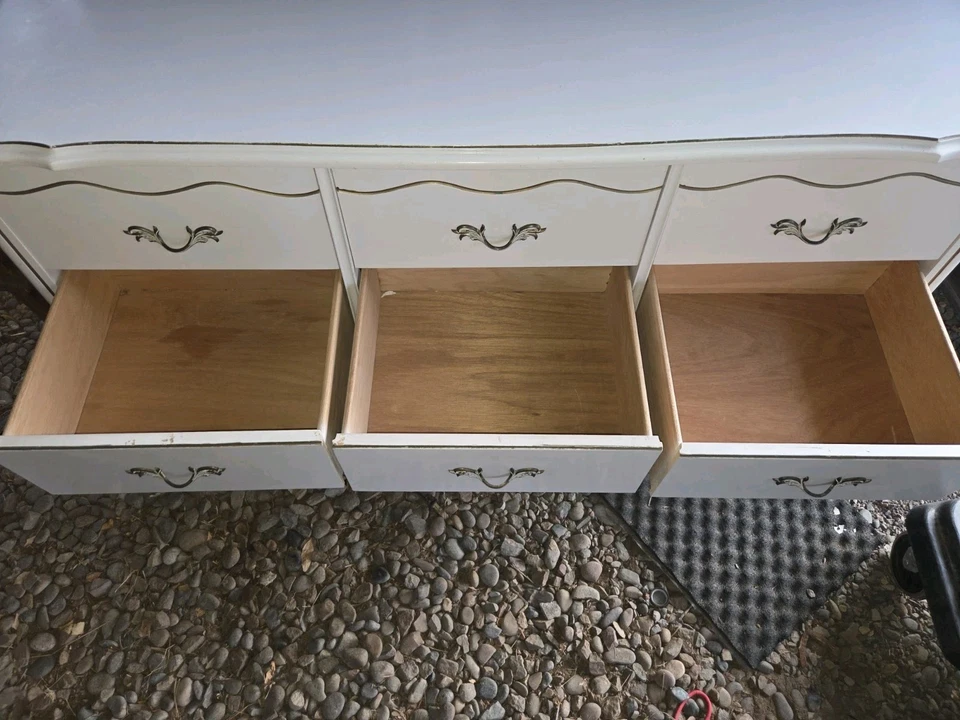 Cómoda Provincial Francesa Vintage 9 Cajones | Cómoda Francesa | Guardería Foto 3 de 4