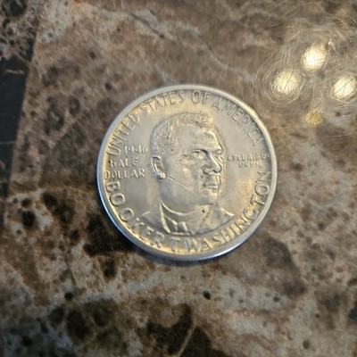 1946 50C Booker T. Washington 90%  Silver Commemorative ungraded
