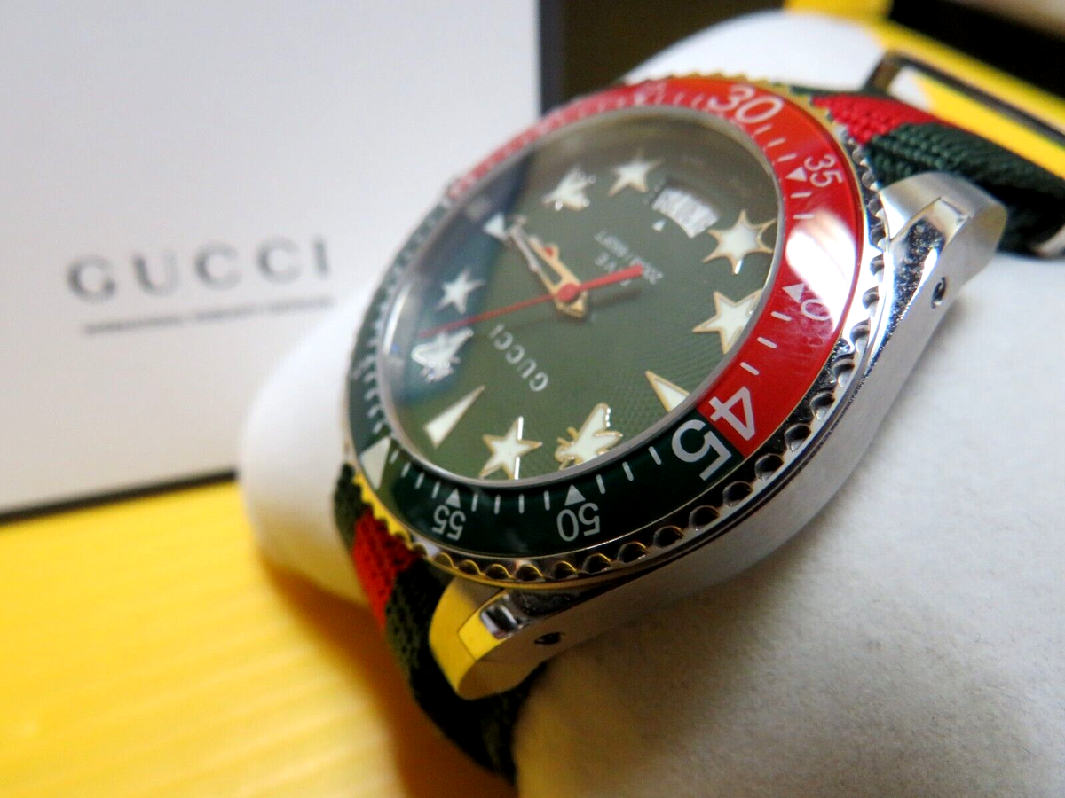 GUCCI Luxury Statement Watch with the Iconic Red and Green Bezel RARE Vintage Red Green Gucci Watch - Etsy main image 4
