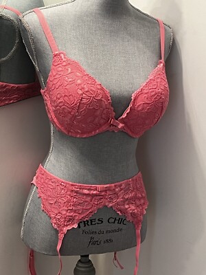 Pink Lace Bra. Garter G String 34D   Fredrick s Of Hollywood. S/M
