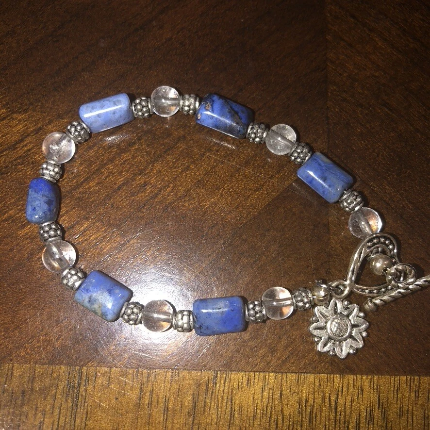 Pulsera artesanal de piedra de sodalita azul y cuarzo transparente con cuentas palanca de peltre 7,5" Foto 4 de 4