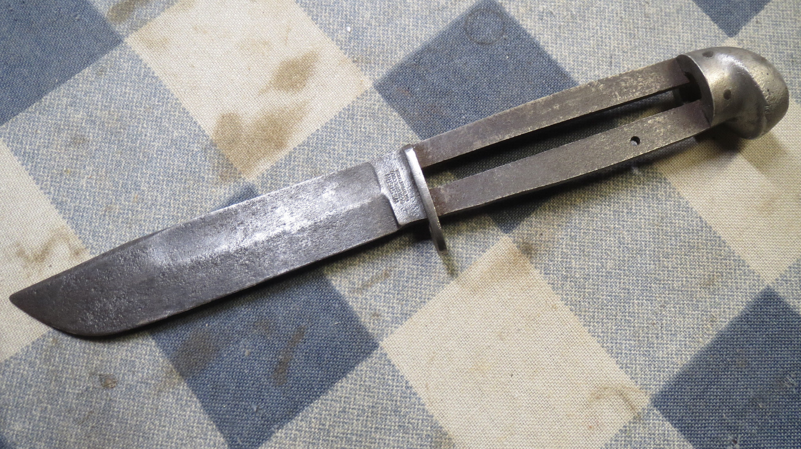 Vintage Western Fixed Blade Hunting Knife Made in USA. 4 3/4