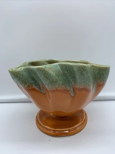 Vintage Hull "Regal" Ceramic 6"  Planter/Vase USA 303