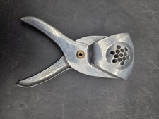 Vintage MCM Irvin Ware Aluminum Citrus Juicer Lemon Squeezer Barware A3