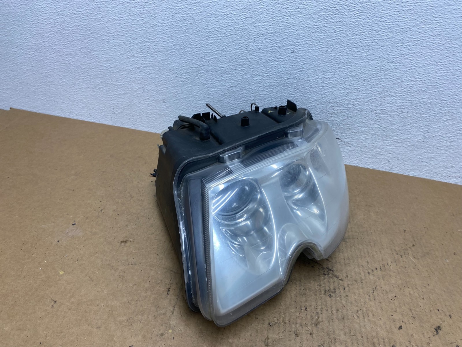 2003 - 2008 Maserati Quattroporte M139 Left Driver LH Headlight Xenon AC3440 DG