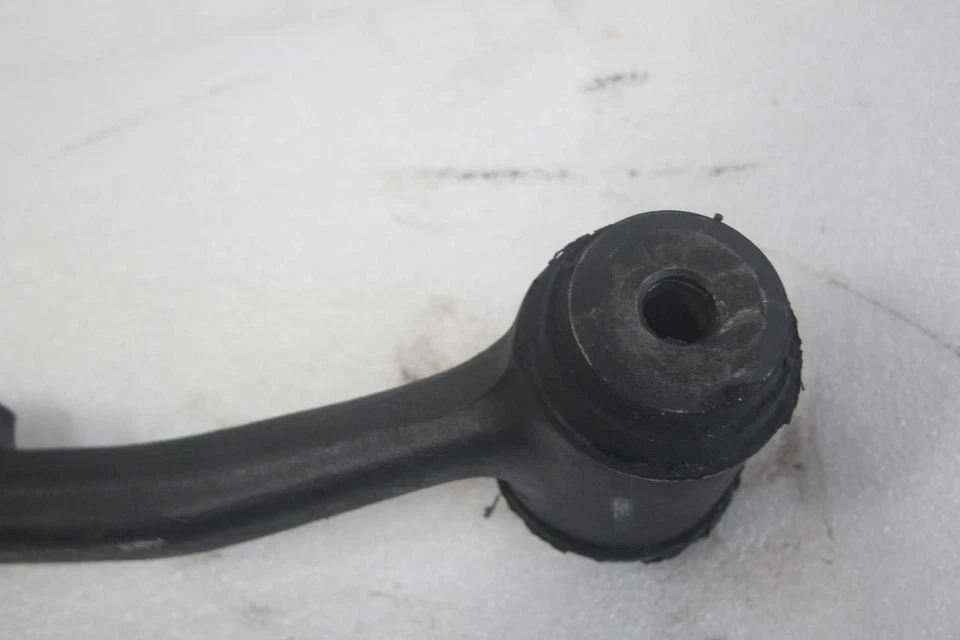 Mercedes 300SD W126 1983 pasajero derecho brazo de control inferior delantero 1263301907 Foto 3 de 4