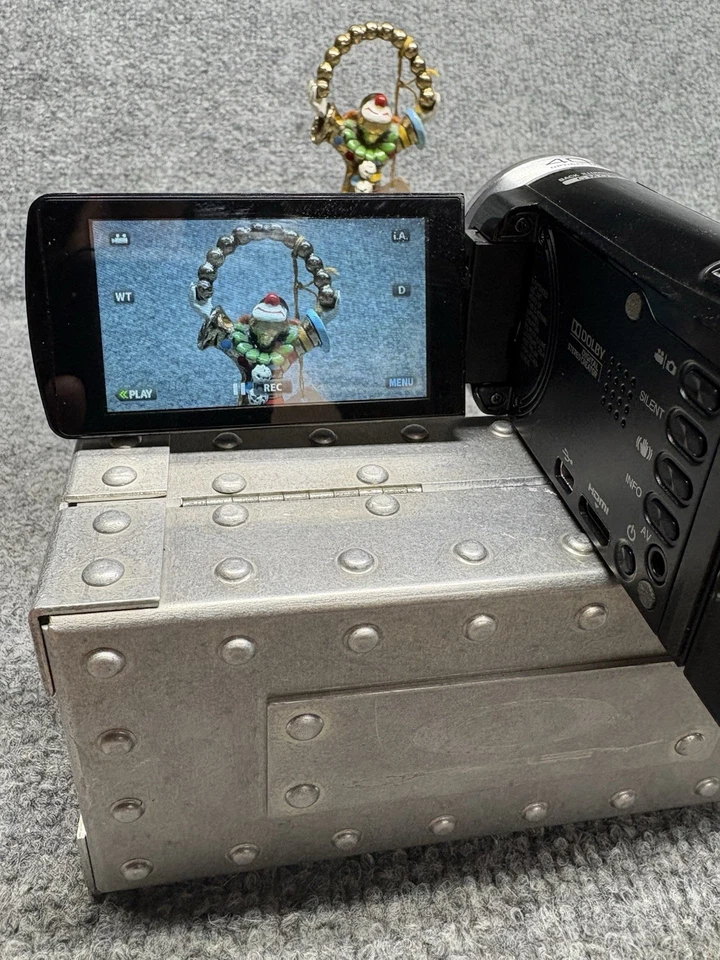 JVC Everio GZ-HM30BU AVCHD 40x Zoom Camcorder Battery Charger Tested/Working - Image 2 of 4