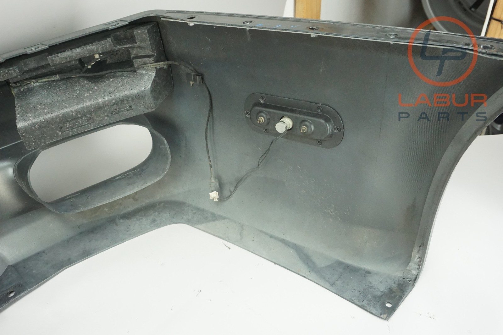 M139 03-08 Maserati Quattroporte Rear Bumper Cover w/ Parking Sensor Gray Z7060