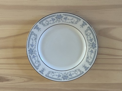 Sheffield Blue Whisper 5 Piece Place Setting Porcelain Fine China Set 1985 - Picture 8 of 12